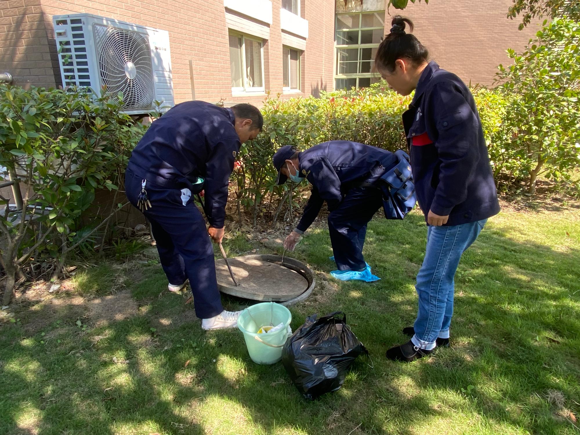 物业部开展秋季“除四害”消杀活动 共创洁净宜居家园